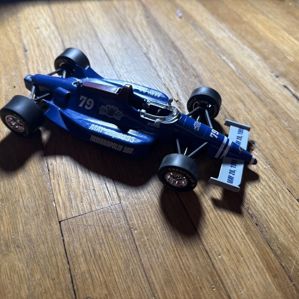 1995 Indianapolis 500 79th Running Event Car 1:24 Die-Cast Racing Champion - Picture 3 of 9